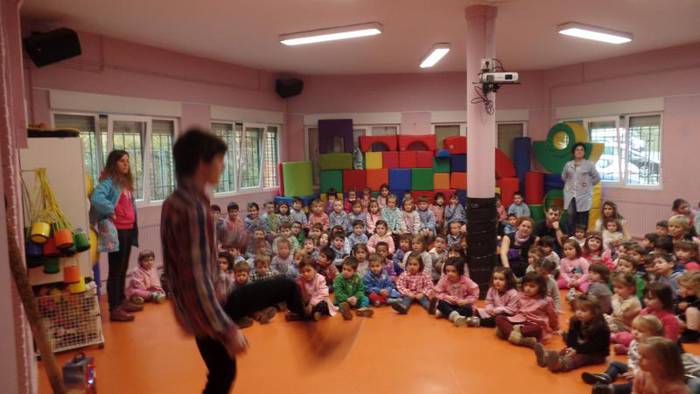 Euskararen Urrezko Makila bi 16 1487252189497