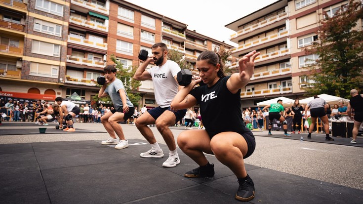 Txapeltxiki jokatu zuten larunbatean Laudioko Alberto Acero plazan, crossfit jarraitzaile andana erakarrita