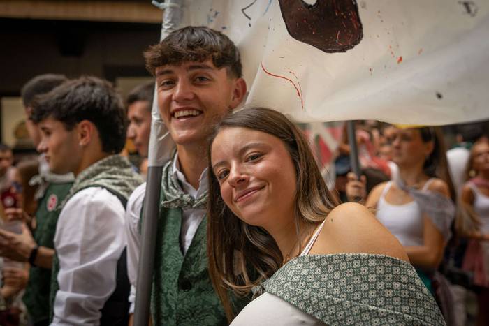 Festa-giro goria piztu du La 44 1755257013604