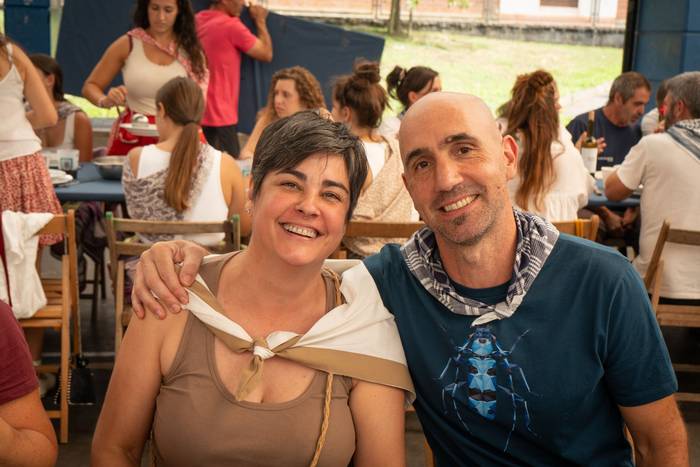 Ehunka lagun bildu dituzte j 73 1757018529286