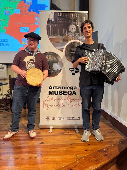 Lagun ugari elkartu ziren at 3 1752959084800