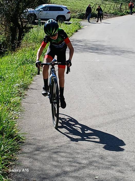 Txirrindulari gazteek erloju 15 1771856165671