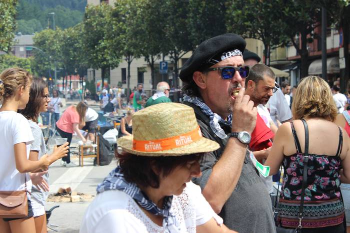 Su gozotan igaro dute goiza  2 1503152978060