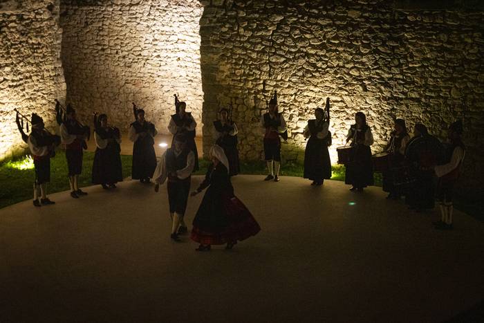 Hasiera eman diote Urdufolk  11 1759570148666