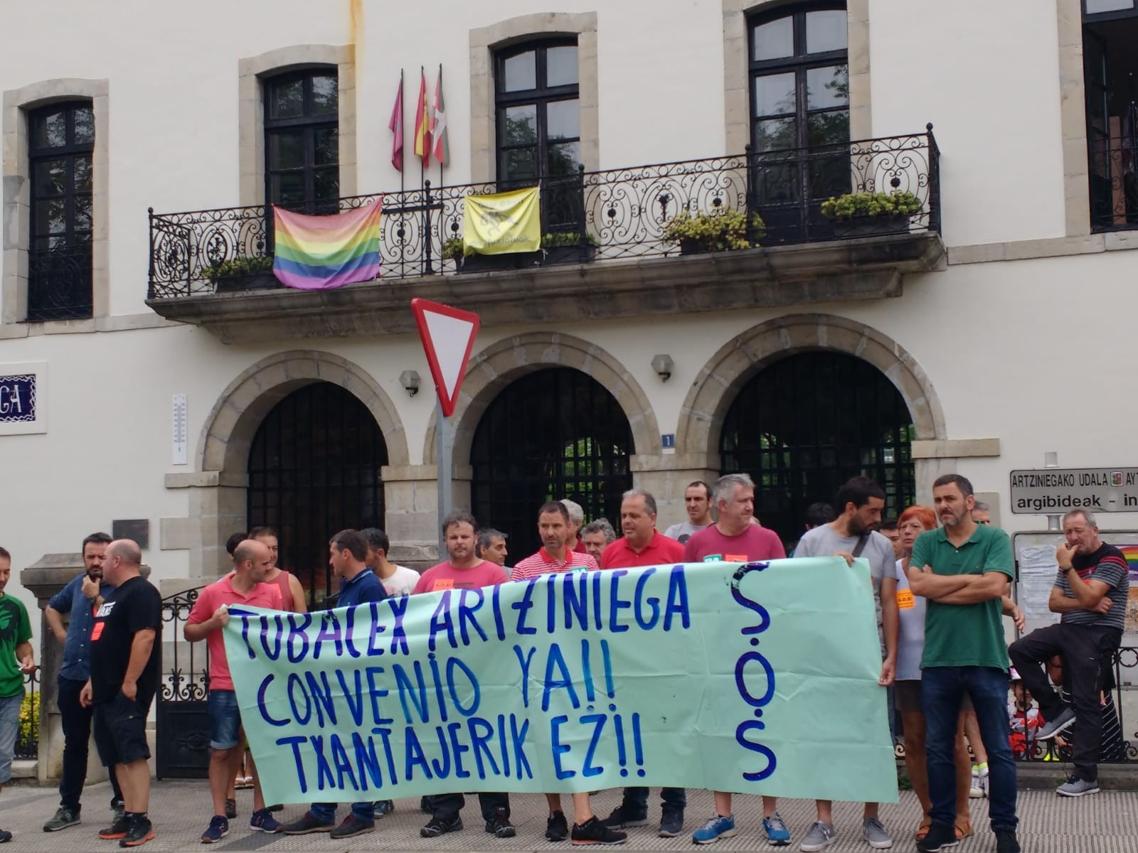 Elkarretaratze ugari egiten ari dira Tubacex Taylorreko langileak, euren egoeraren berri emateko