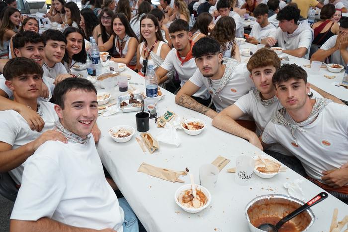 Jendetza batu da kuadrillen  55 1756402166647