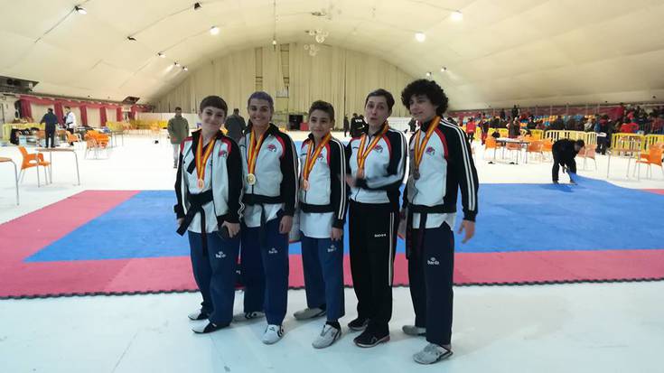 5 domina lortu ditu Laudioko Taekwondo Klubak Espainiako taldekako txapelketan