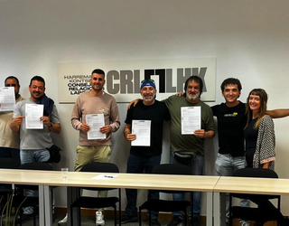 Zortzi hilabeteko greba mugagabea amaitu dute Laudioko bilketa neumatikoa egiten duen enpresako langileek, hainbat helburu beteta