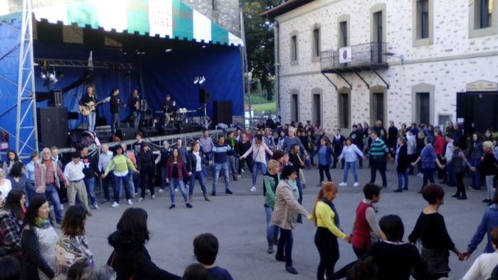 Adin guztiko lagunek parte h 34 1493565395433