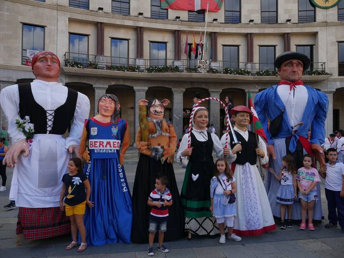 Dantza eta sua uztartu zitue 36 1661604237553