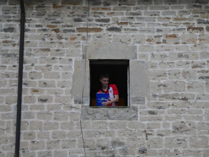 Ura eskatzen zeharkatu dute  32 1536436820850