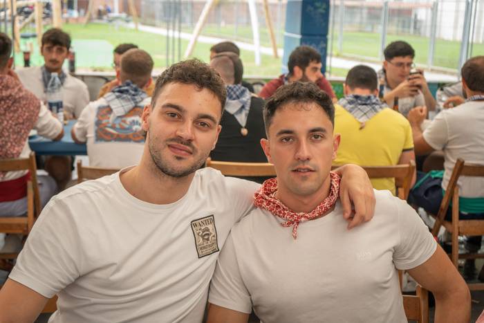 Ehunka lagun bildu dituzte j 108 1757018636431