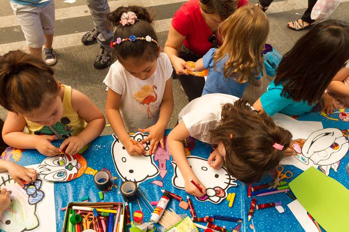 Ehunka dantzari eta ikusle b 35 1524466329285