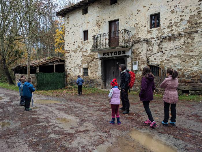 Euskararen eskutik Okondo ez 2 1511969461683