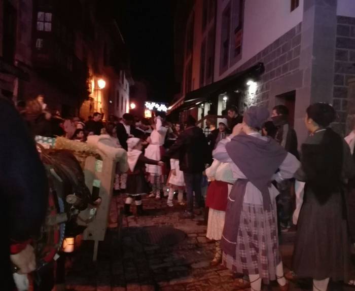 Olentzero eta Maridomingi Ai 73 1514222800715