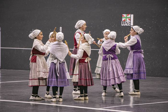 Ubixeta dantza taldeak dantz 38 1766416535008