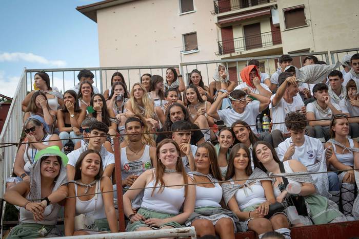 Zezen plaza lepo Muturreko H 66 1756414723307