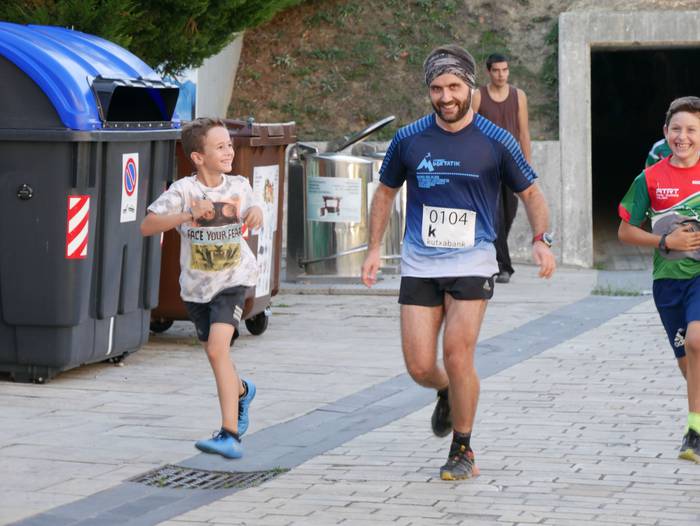 Haur zein helduek izan zuten 296 1538429251177