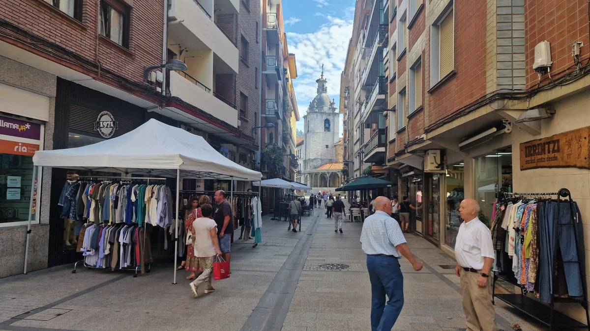 Laudioko merkataritzari buruzko lehiaketa abiatu du Apillek, eta sariak irabazteko aukera egongo da