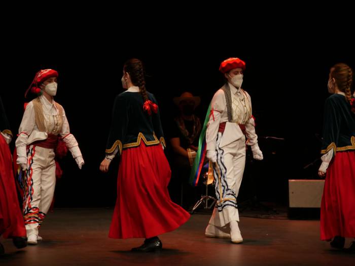 Aiara Dantza Taldearen "Arat 96 1614450532330