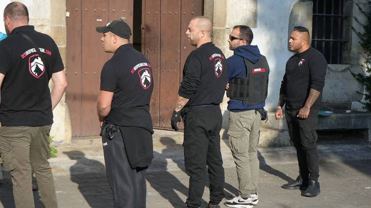 Desokupazio enpresak iritsi ziren moduan joan dira Aiaraldetik