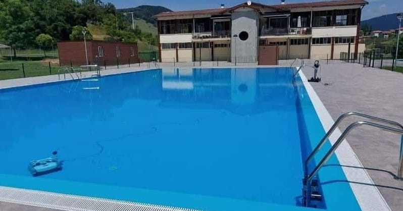 Artziniegako igerilekua itxi behar izan dute, gaur gauean eragindako kalte larrien ondorioz