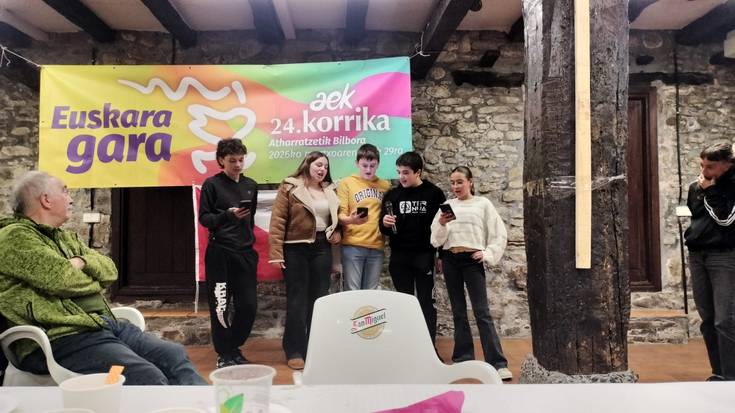 Bertsolaritzak badu harrobia Aretan