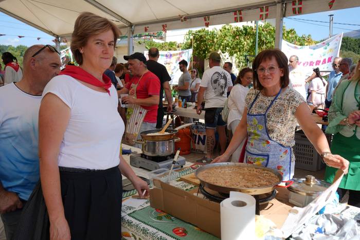 Paella txapelketarekin eta K 8 1755976603177