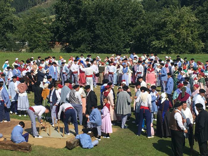 300 lagunek hartu dute parte 1 1506237647906