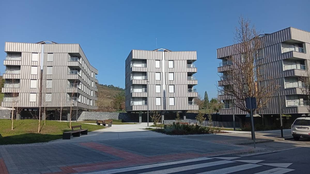 Amurrioko Udalak etxebizitza-politika indartuko du udal-plan berri batekin eta 60 BOE erregimen sozialean entregatuz