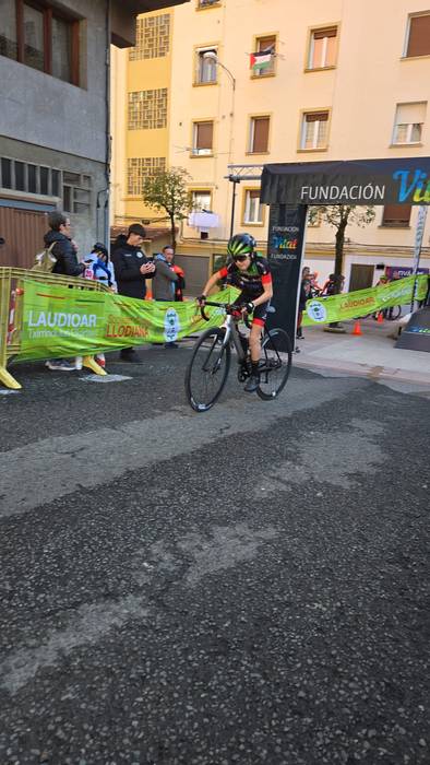 Txirrindulari gazteek erloju 41 1771856222066