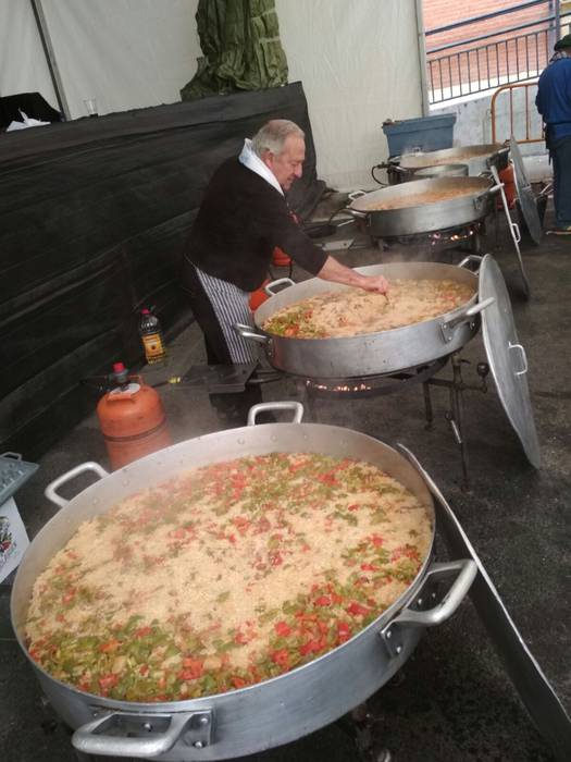 Inoiz baino jende gehiago bi 6 1505589888993