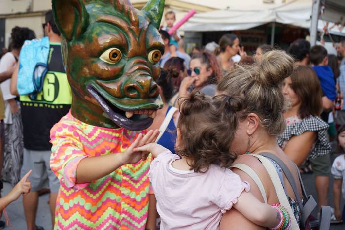 Danbor, buruhandi, dantza et 25 1758311899878