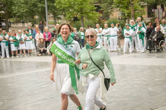 Dantza Lagunak kuadrillaren  53 1776520644702