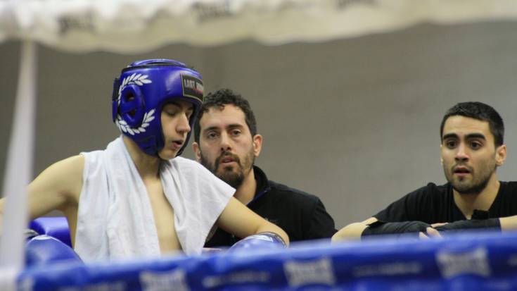 Eskualdeko bi txapeldun eta txapeldunorde bat Euskadiko Kick Boxing lehiaketan