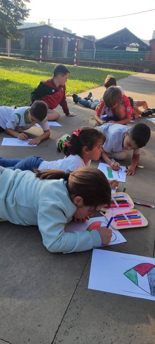 Aretako umeekin landu dute b 4 1760465572524