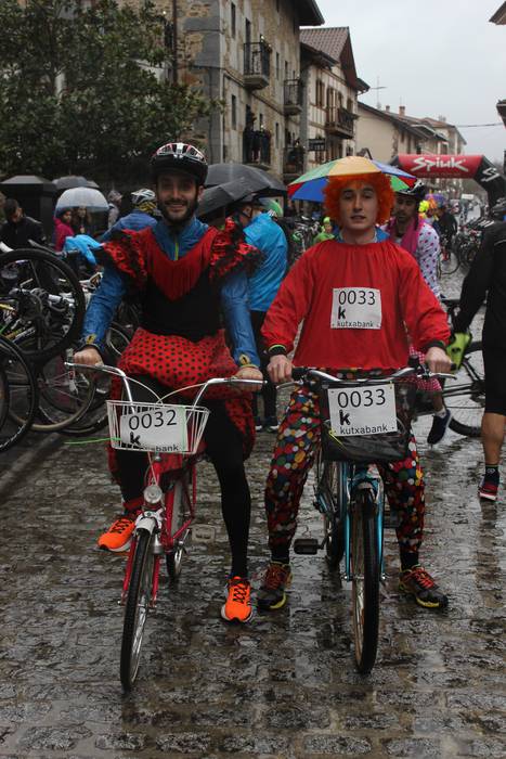 350 lagunetik gora batu dira 24 1514737600957