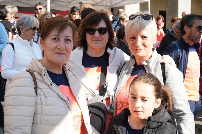 Ehunka lagunek parte hartu d 18 1774179111954