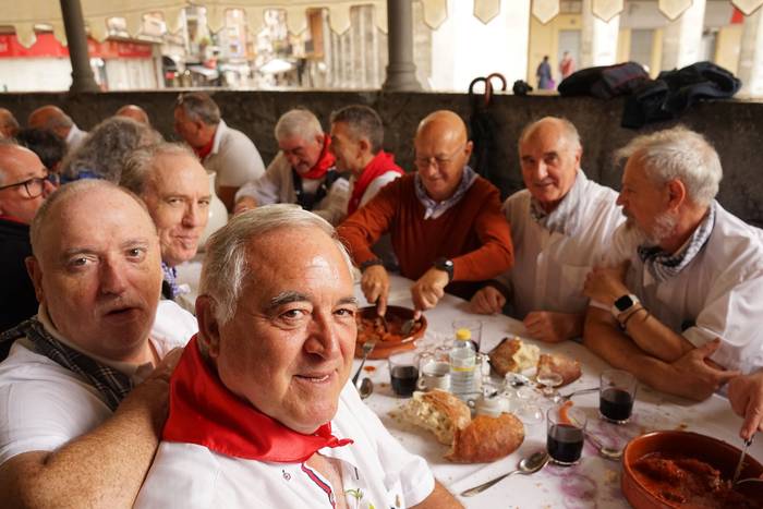 Ehunka kofrade bildu dira el 87 1756714189919