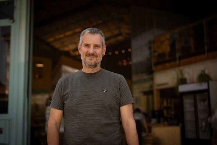 “Iragan kolonialaren gaineko ardura hartu beharko genuke euskaldunok”