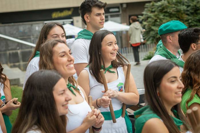 Dantza Lagunak kuadrillaren  24 1776520617562