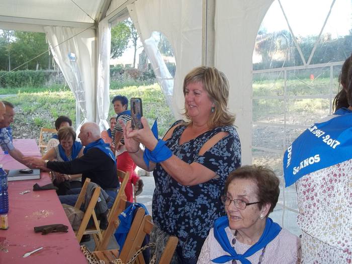 Auzokide ugarik hartu zuten  20 1506366324295