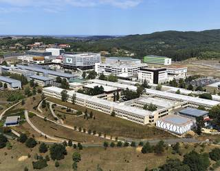 Salatu dute ia bi ordu behar dituztela egunero Aiaraldeko EHUko ikasleek Leioako Kanpusera heltzeko