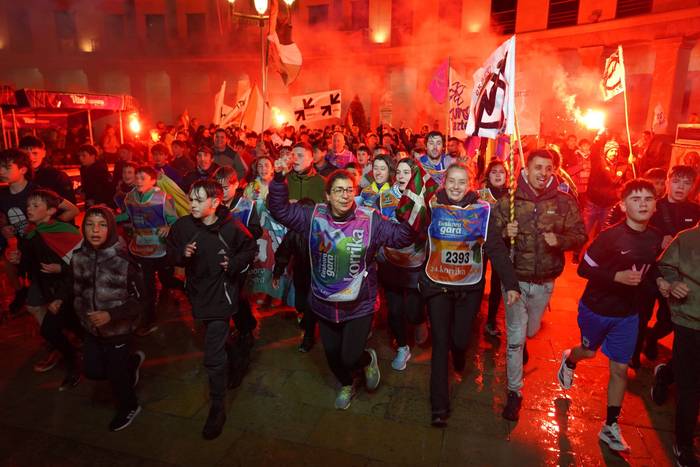 Aldarrikapenez eta pirotekni 192 1774615678692