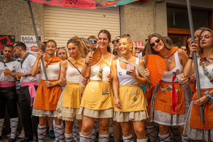 Festa-giro goria piztu du La 51 1755257025665