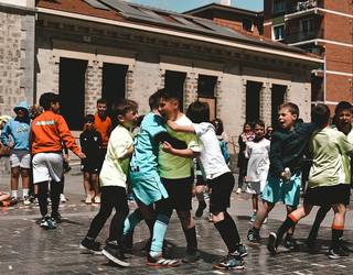 Futbola plazara atera dute Etorkizuna taldeko kideek