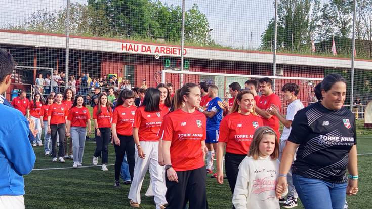 Txapeldunen pasilloa jaso dute gaur CD Orduñako jokalariek