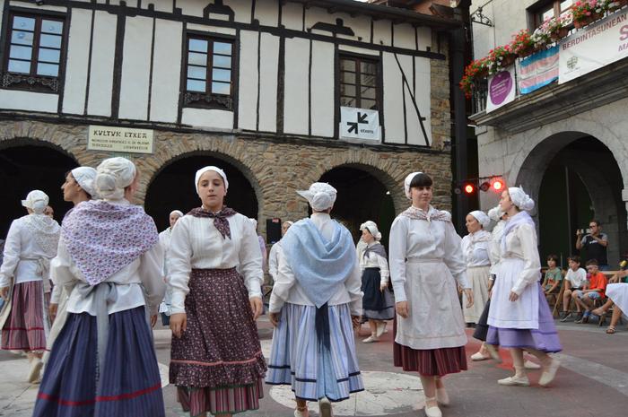 Kulturaz blai bizi izan dute 15 1750803424175