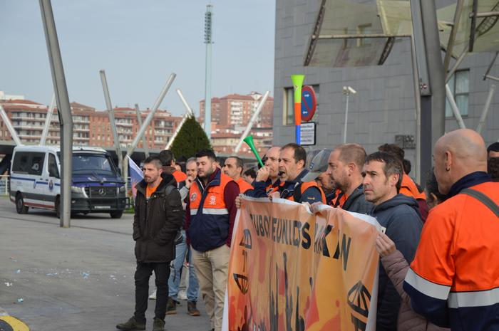 Tubos Reunidoseko langileek  10 1772617425276