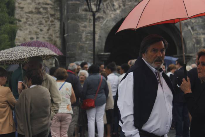 Hainbat alderdietako kideak  24 1500922159337